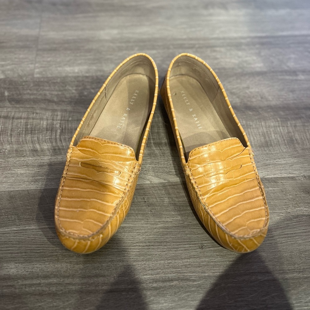 Kelly & Katie atan Loafers Women’s Sz 8